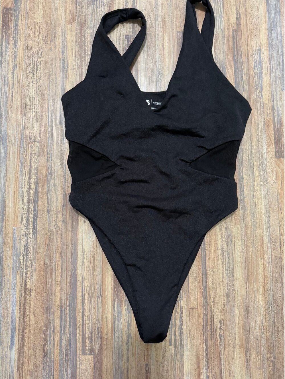 Buff bunny swimwear one piece size small
Looks new! Super super cute!! - Picture 2 of 4